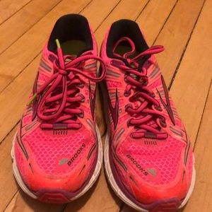 Brooks gym shoes